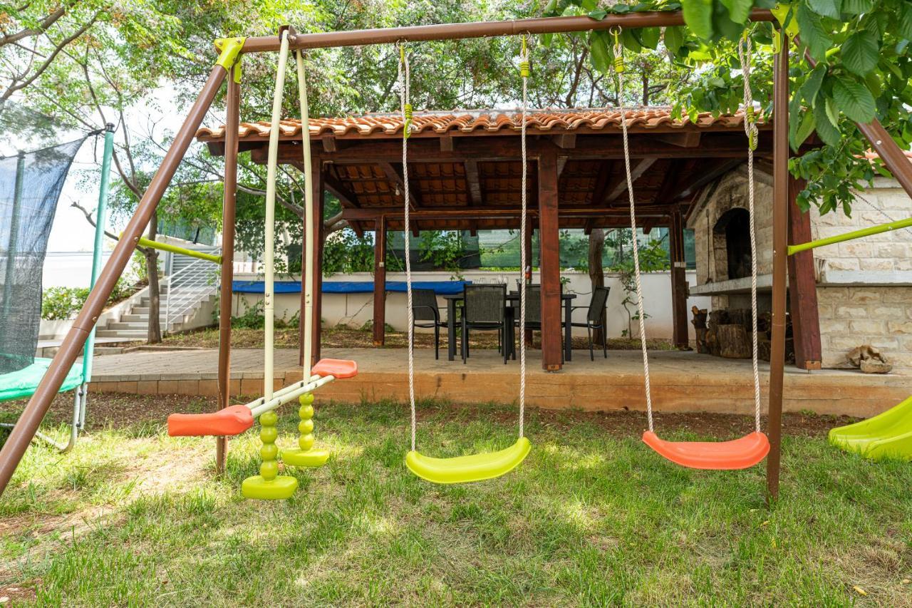 Villa Mirela Petrcane Exterior photo