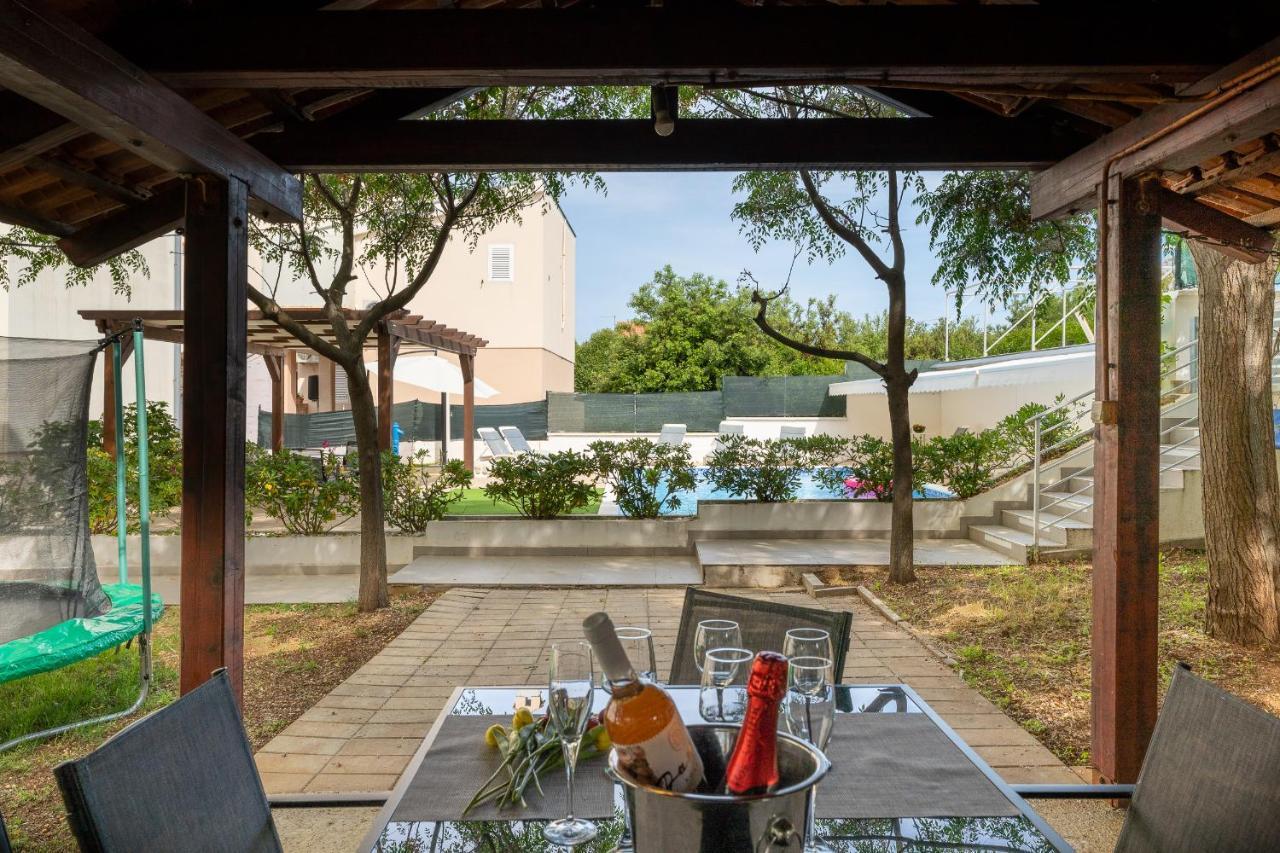 Villa Mirela Petrcane Exterior photo